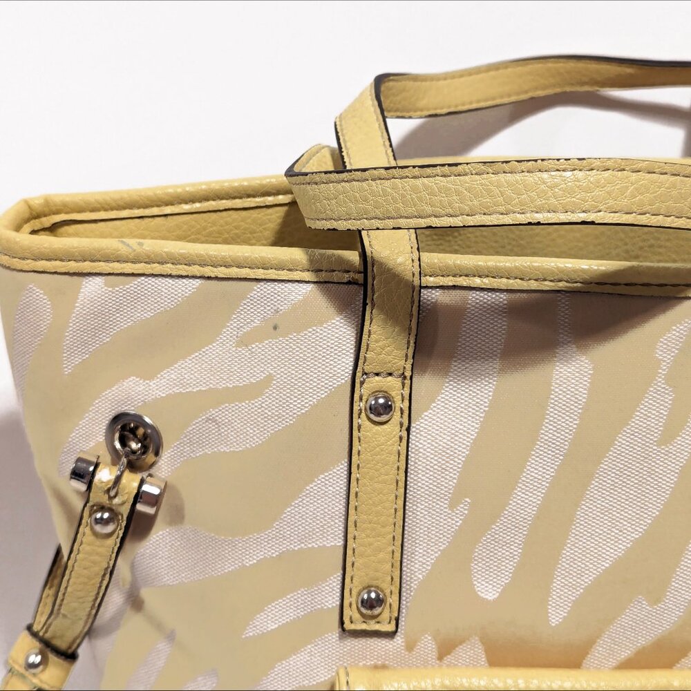 Beautiful ANNE KLEIN Yellow & White Zebra Print Fabric Large Tote w/Brown Lining - Picture 2 of 5